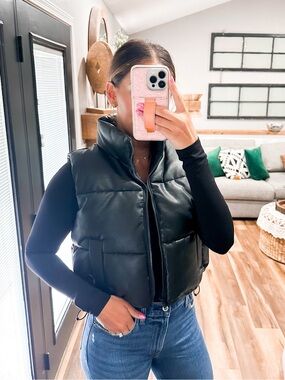 Hollister Black Quilted Puffer Vest